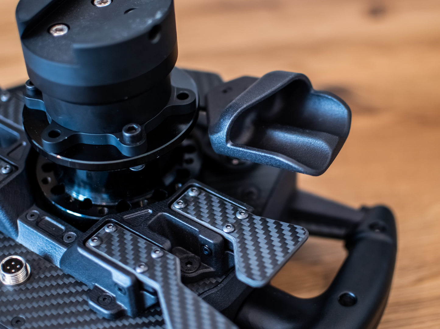 Unique double-clutch solution on the F1 PRO DIY steering wheel